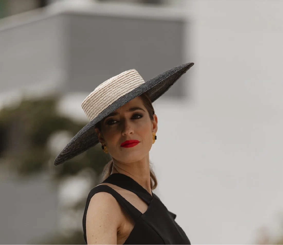 Canotier Cruz negra y blanca
