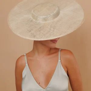 Pamela Catalina beige