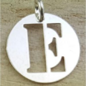COLGANTE PLATA LETRA E