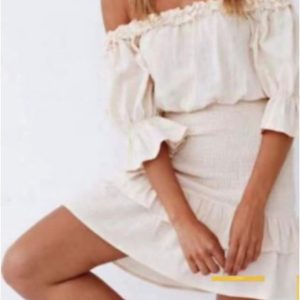 Vestido mujer nido de abeja y volantes