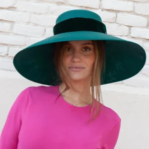 Pamela Clotilde Verde con cinta