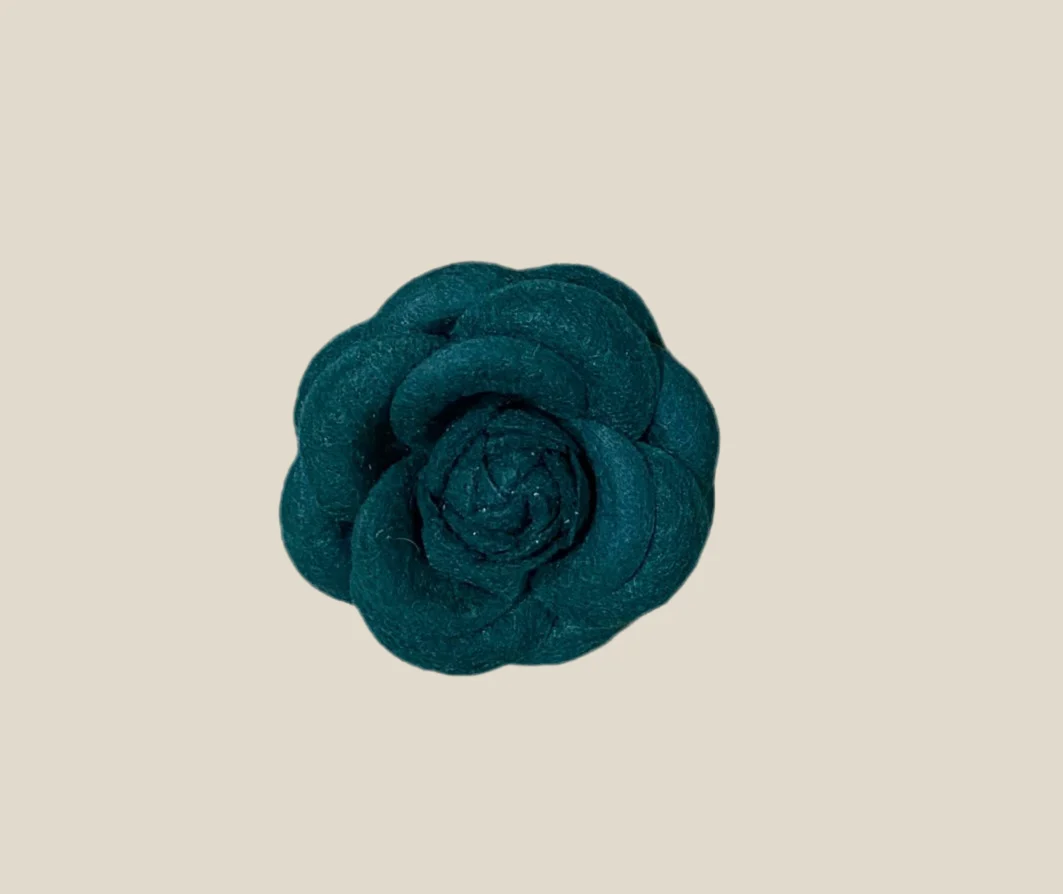 Broche Camelia verde fieltro - Imagen 2