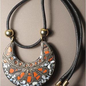 COLGANTE MUJER LUNA MULTICOLOR ROJO BLANCO
