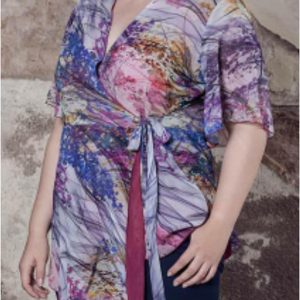 Blusa mujer cruzada estampada talla grande