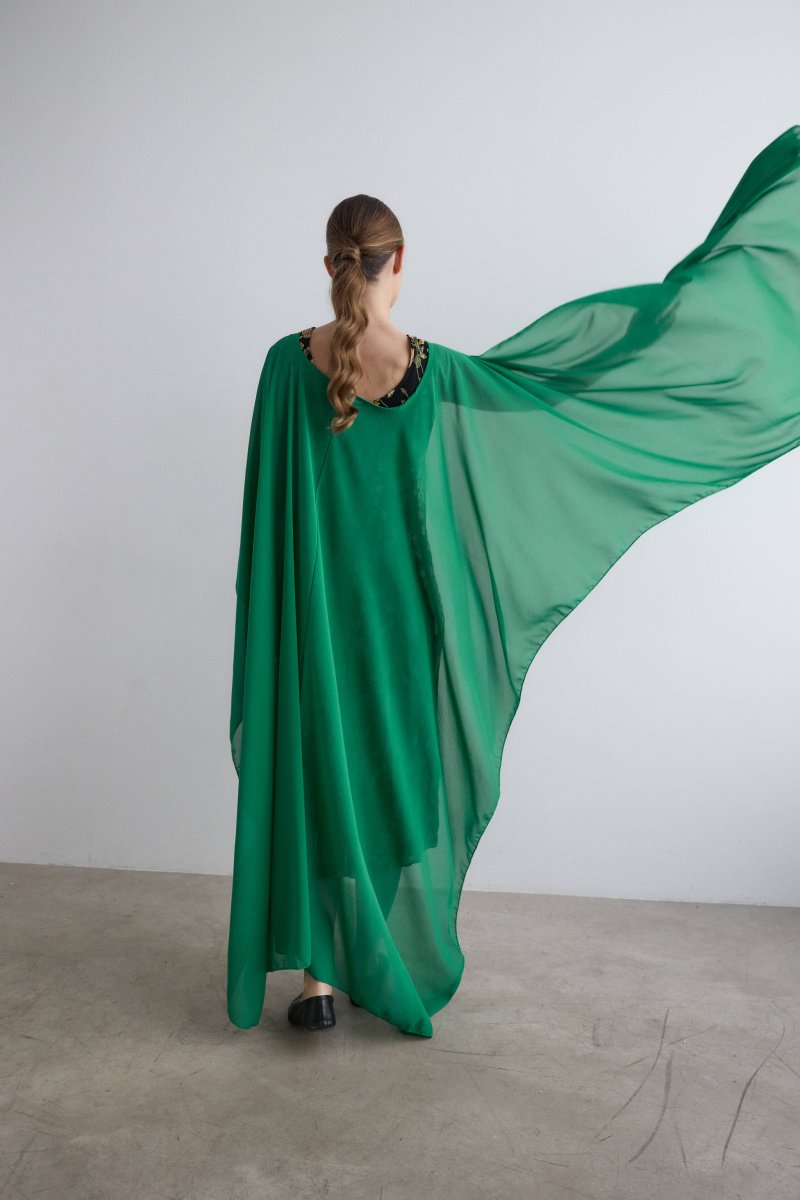 Capa de crepe larga verde - Imagen 4