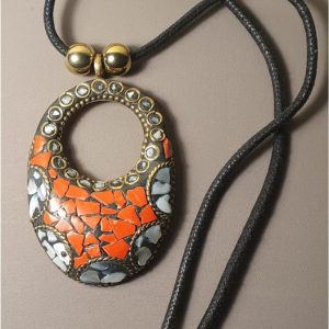 COLGANTE MUJER OVAL CIRCULO ROJO