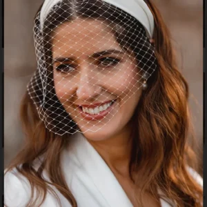 Diadema Baronesa blanca de crepe