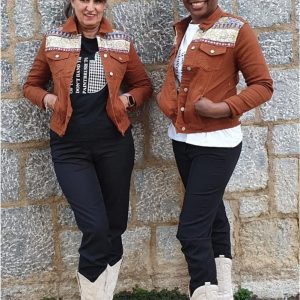 Chaqueta vaquera mujer hombros bordados