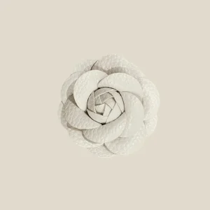 Broche Camelia blanca