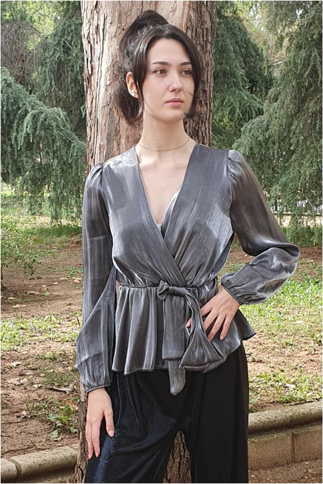 Blusa mujer cruzada con brillo - Imagen 2
