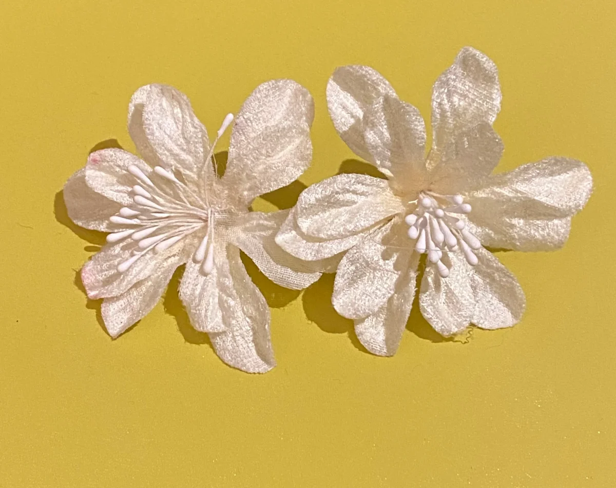 Pendientes Corola blancos - Imagen 3