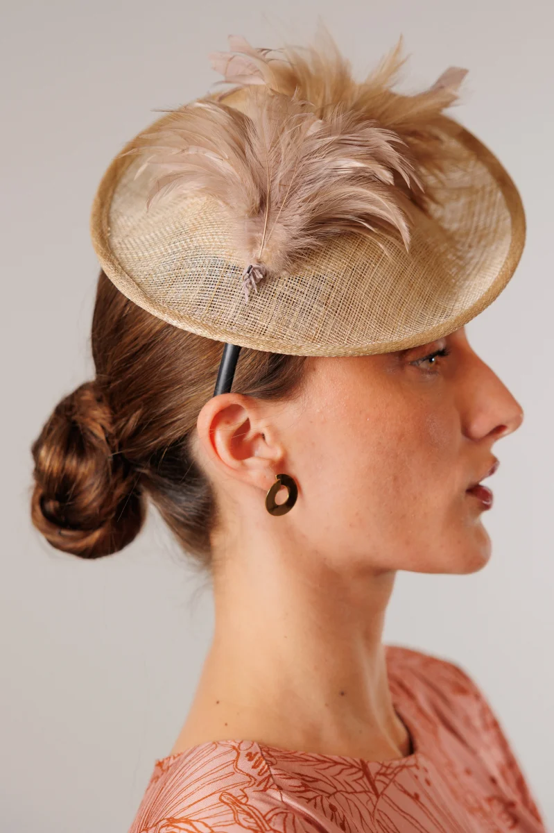 Tocado Adriana beige - Imagen 4