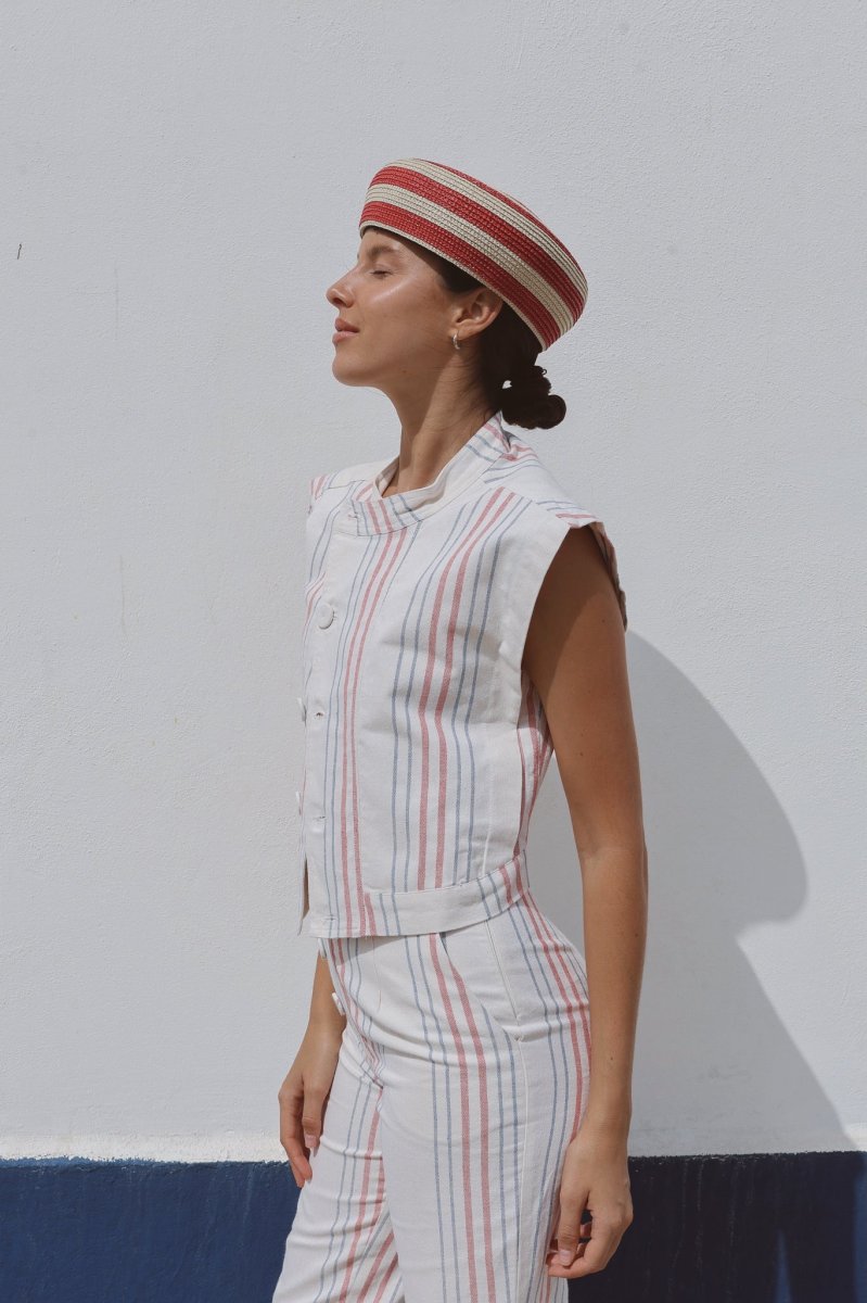 Casquete Celine de rayas beige y rojo