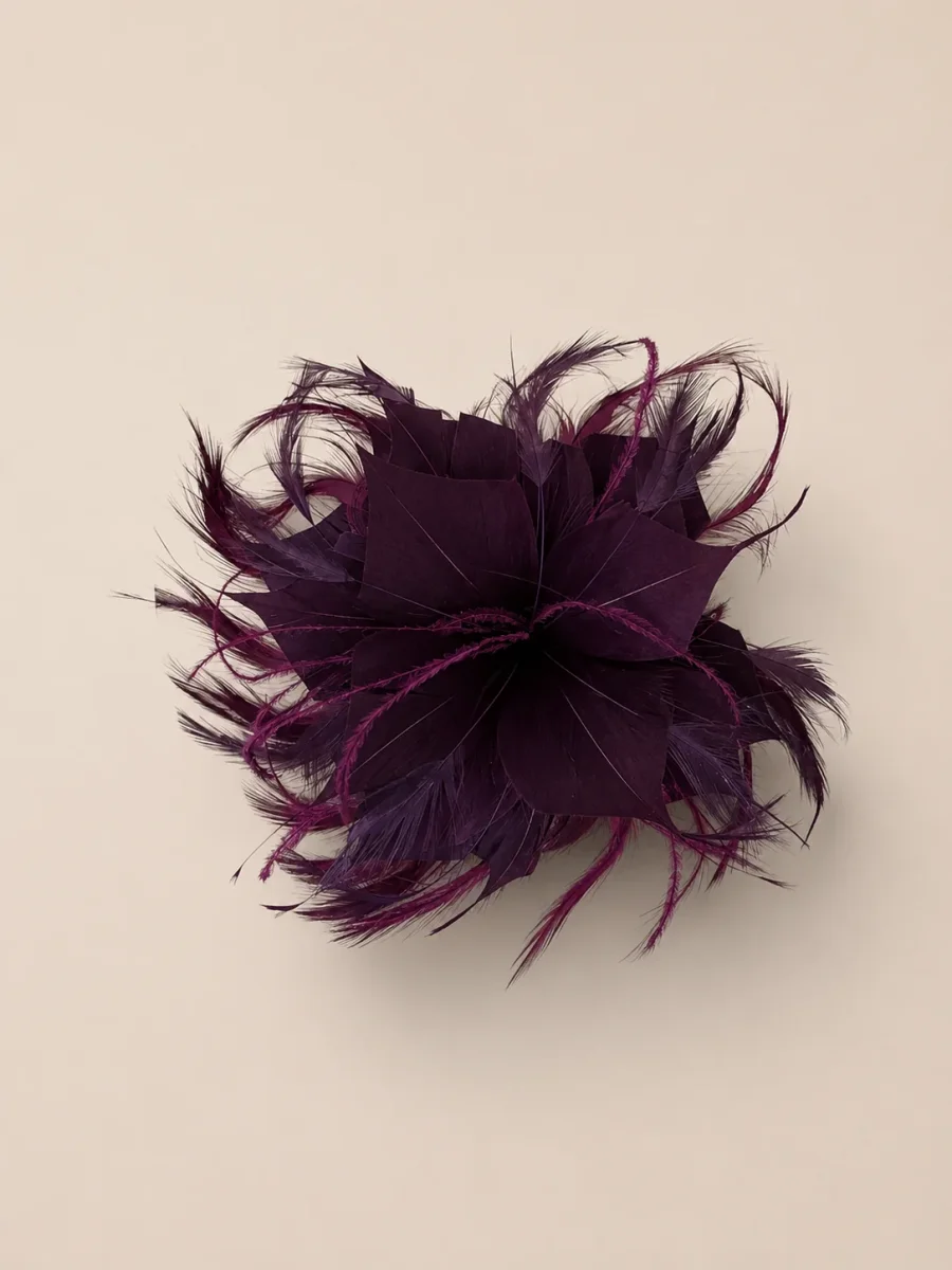 Flor plumas berenjena