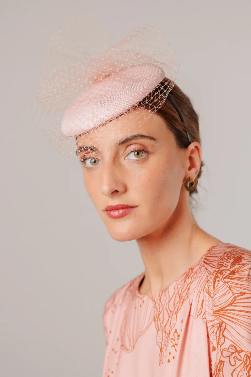 Tocado Meghan rosa - Imagen 2