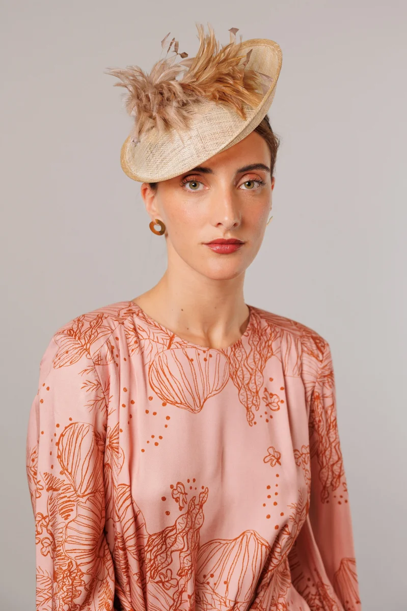 Tocado Adriana beige - Imagen 2