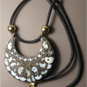 COLGANTE MUJER LUNA BLANCO BRILLO