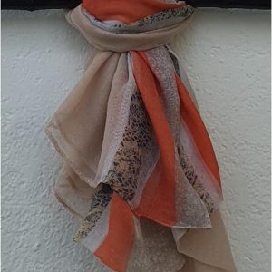 Pashmina estampada franjas camel coral