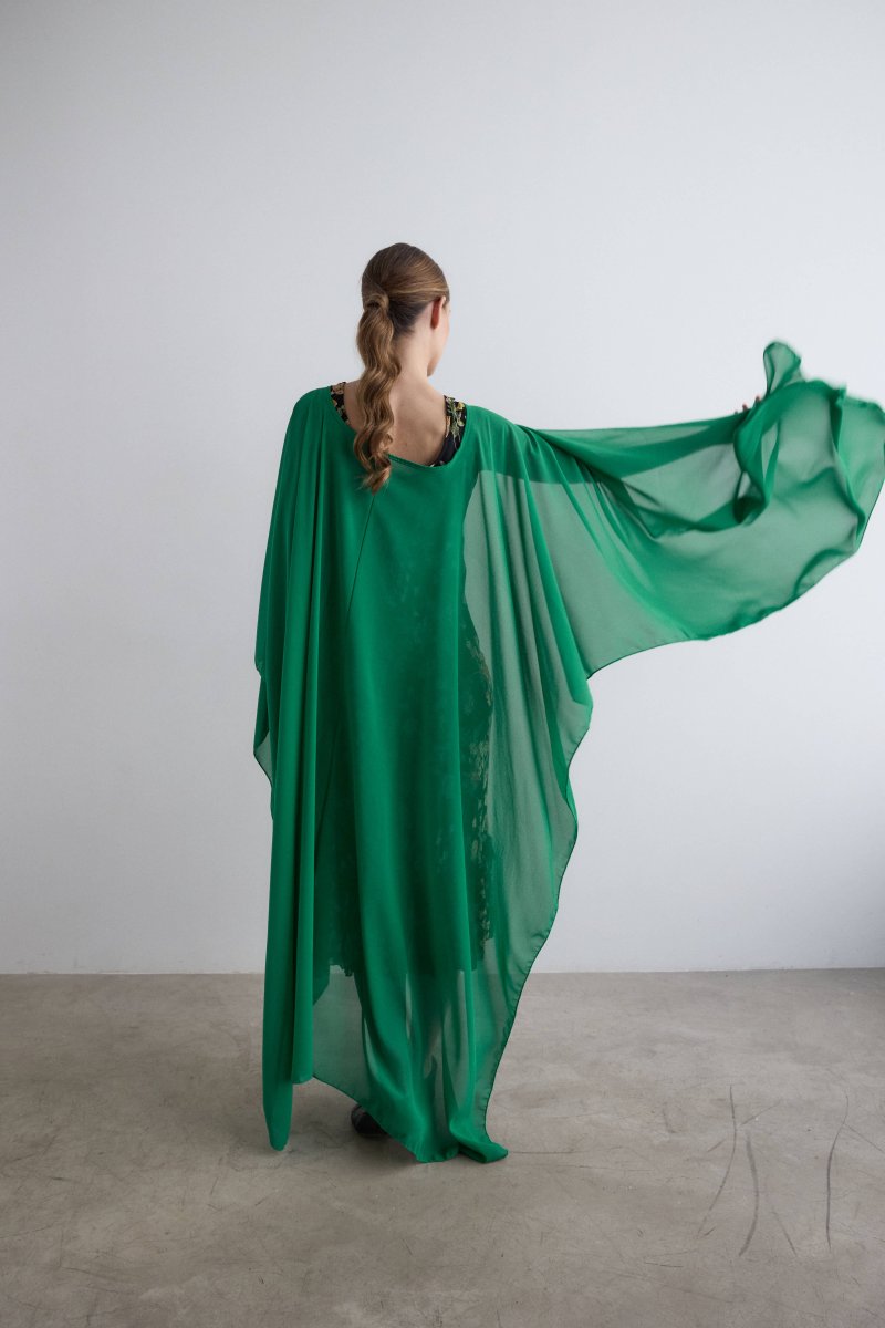 Capa de crepe larga verde - Imagen 6
