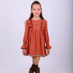 Vestido niña teja con volantes y manga larga de Nekenia