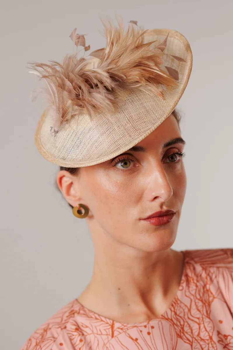 Tocado Adriana beige - Imagen 3