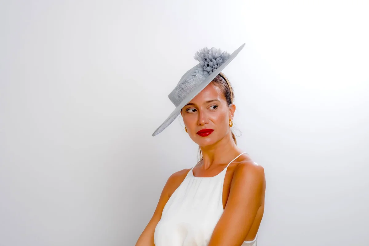 Canotier Carolina con flor - Imagen 2