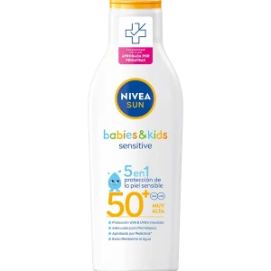 NIVEA SUN Babies & Kids Sensitive 5 en 1 – Loción Solar FPS 50  Protección solar alta para la piel sensible de bebés y niños