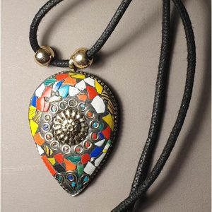 COLGANTE MUJER PICO MULTICOLOR