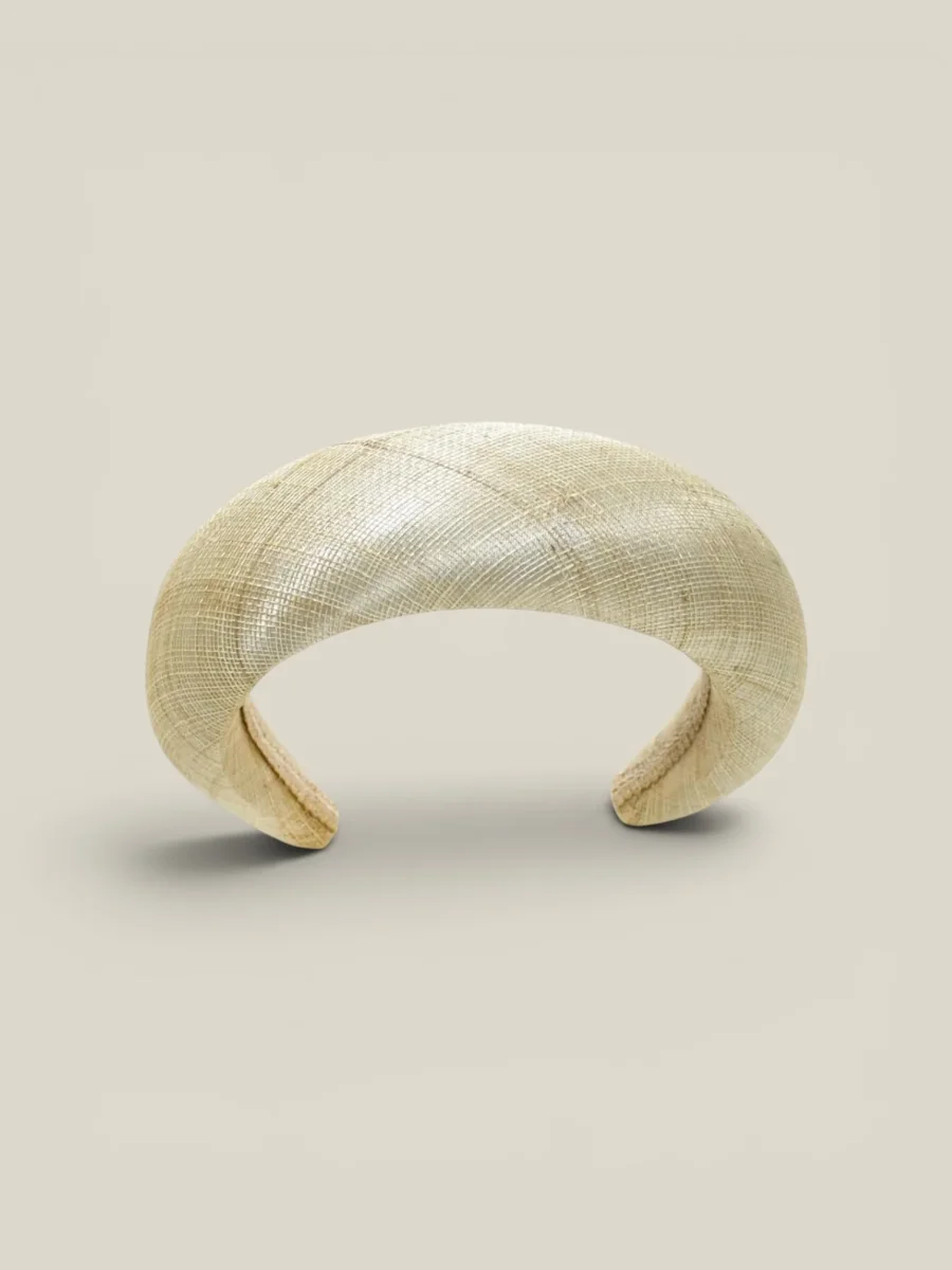 Diadema Roca de sinamay beige - Imagen 3