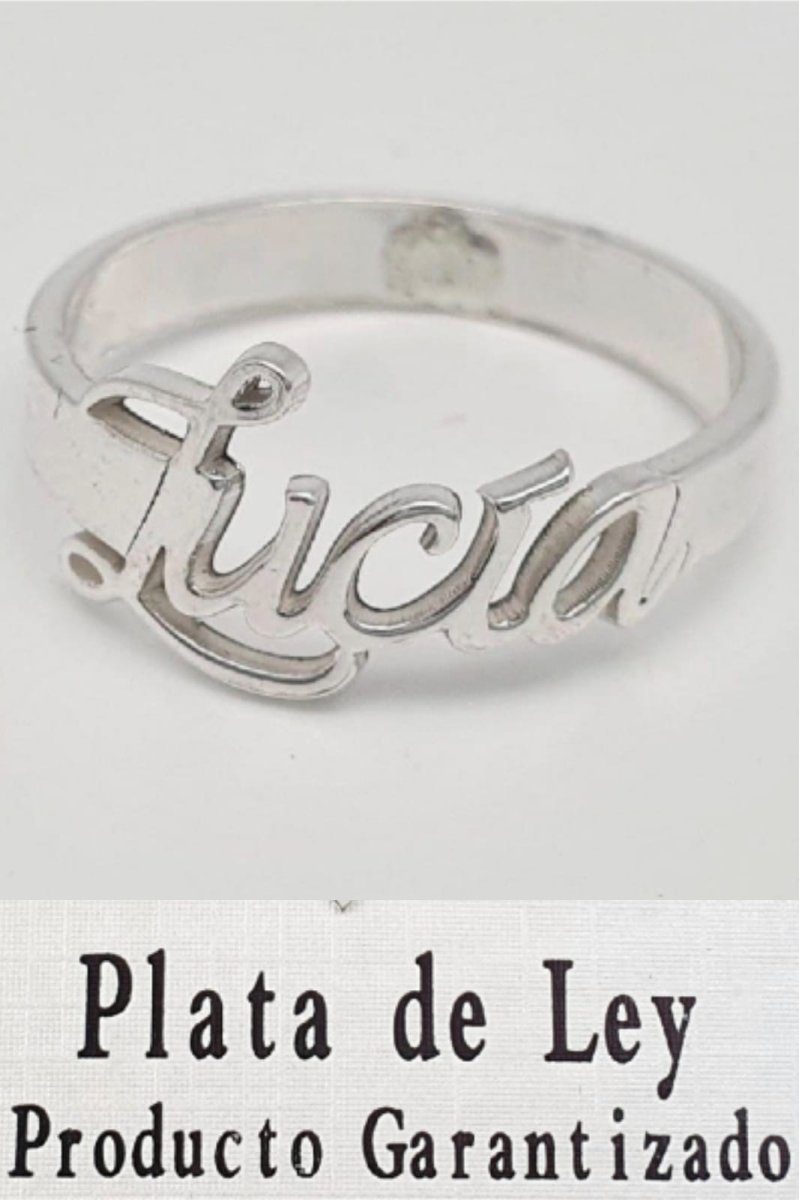Anillo nombre troquelado de plata de ley