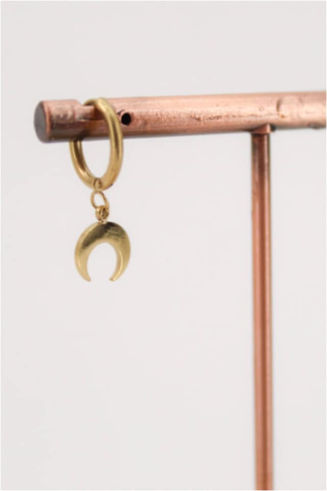 Pendientes mujer acero dorado aros luna invertida - Imagen 3
