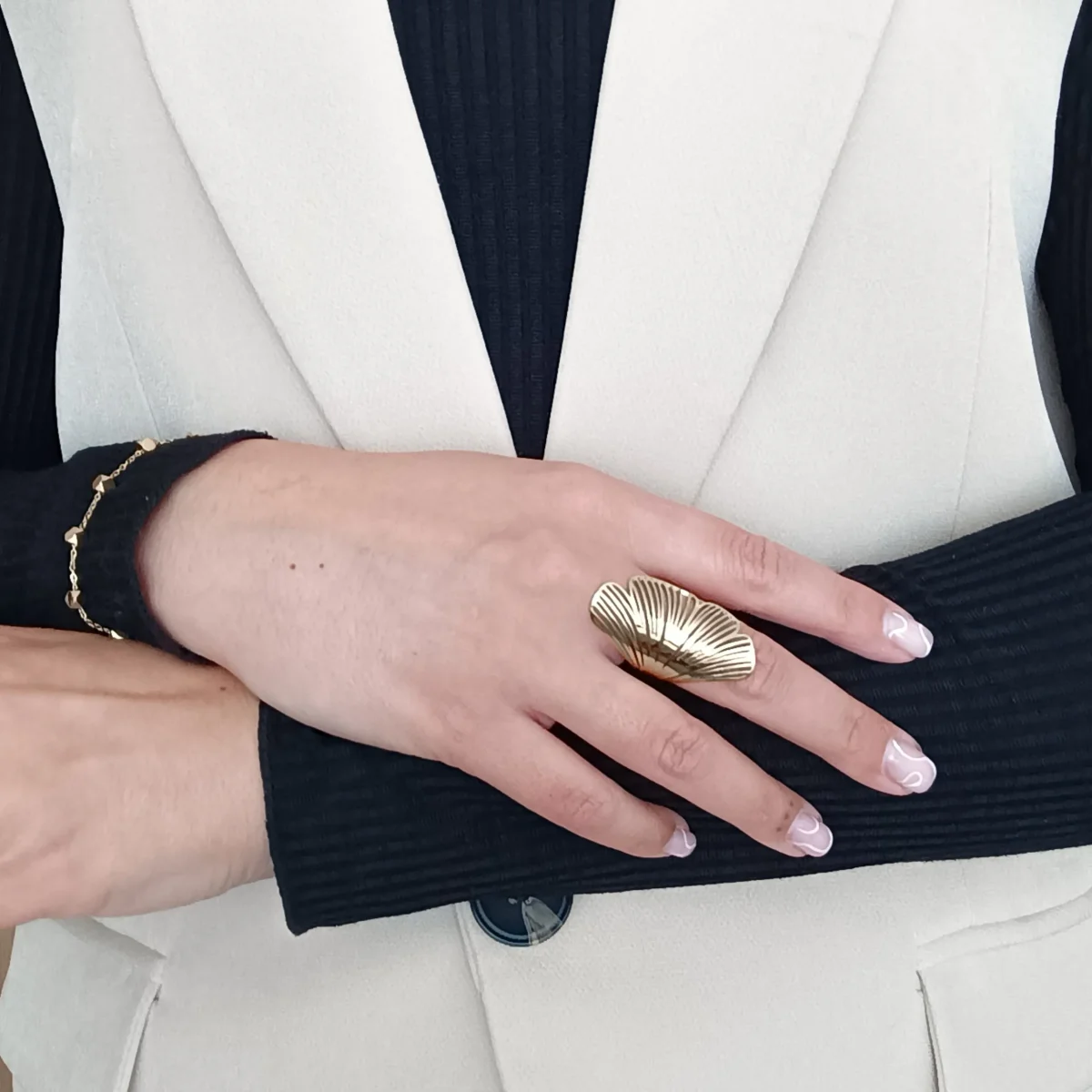 Anillo AISHA Acero Dorado - Imagen 3