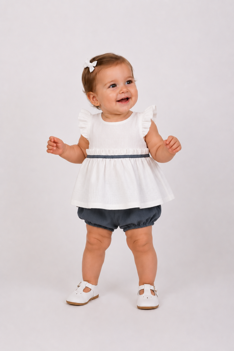 Conjunto de Blusa Blanca con Cinto y Ranita Azul Oscuro para Niña – BBZ Creaciones - Imagen 3