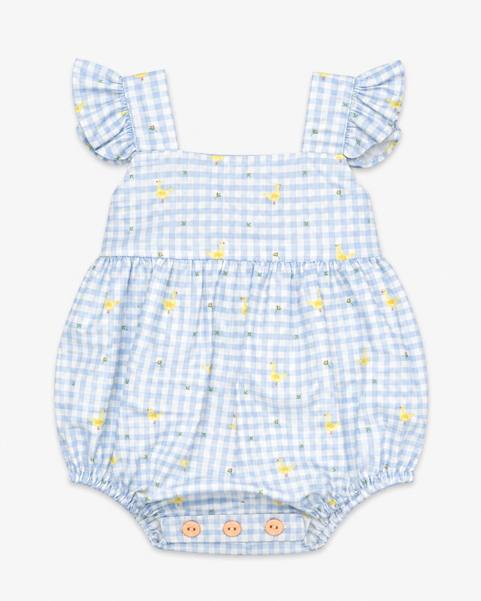 Jesusito de Cuadros Vichy Azul con Estampado de Patitos para Niña – Paloma de la O - Imagen 2