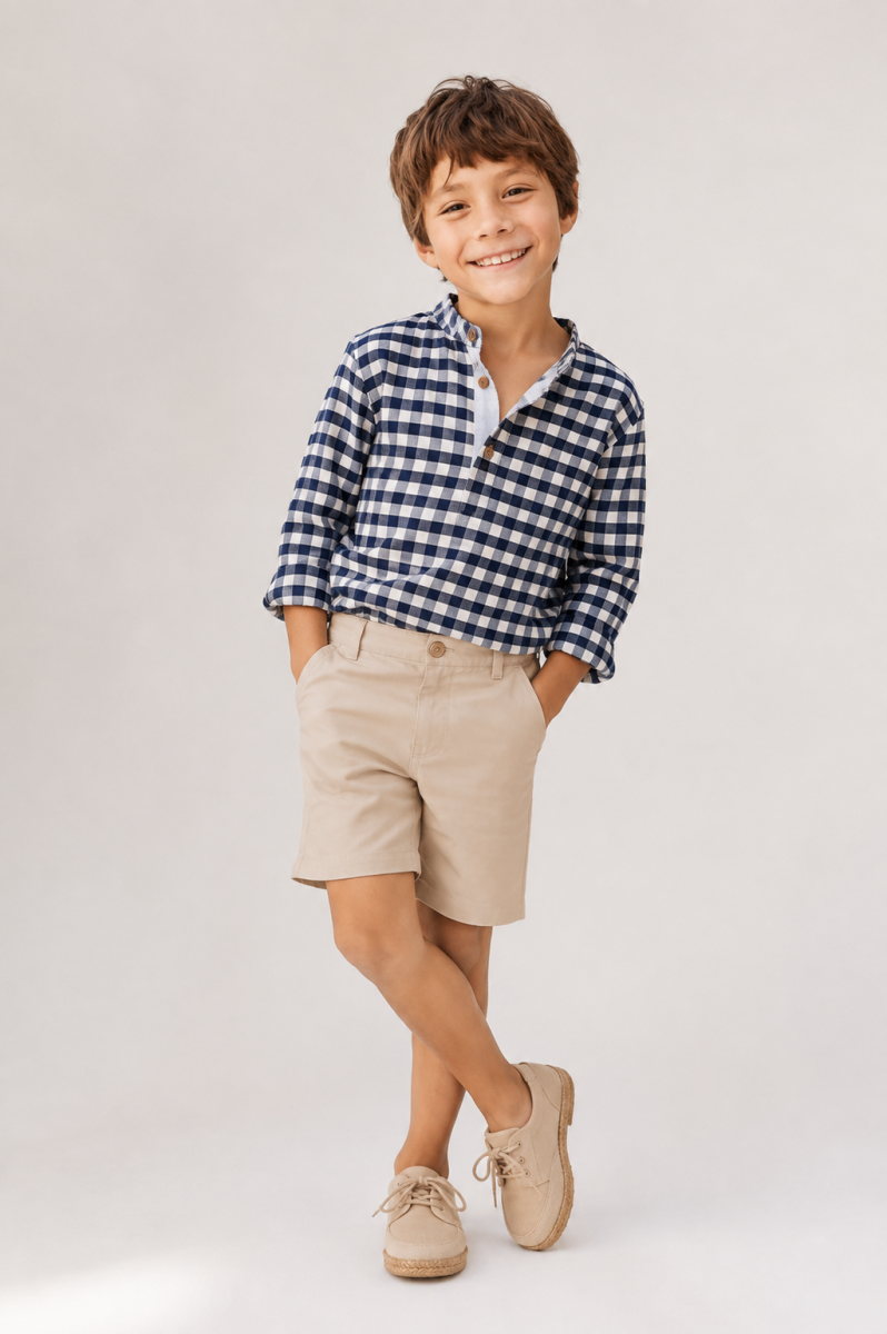 Conjunto para Niño de Camisa Cuadros Vichy Marino y Pantalón Beige – La Martinica