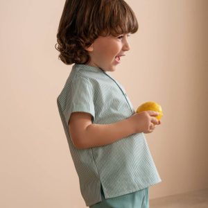 Conjunto niño de camisa a rayas y cubrepañal verde – Paloma de la O