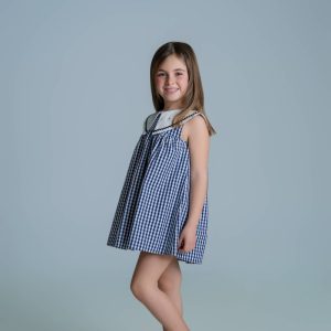Vestido niña de cuadros vichy azul con cuello decorativo – Paloma de la O
