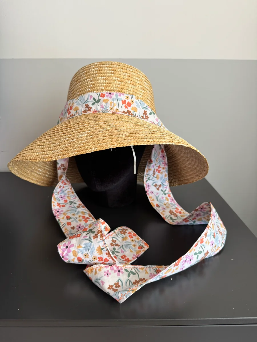 Pamela Audrey beige con cinta de flores - Imagen 7