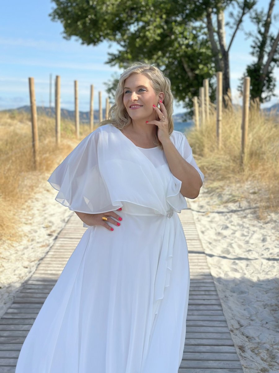Vestido Capa Broche Flor Curvy Novia - Imagen 2