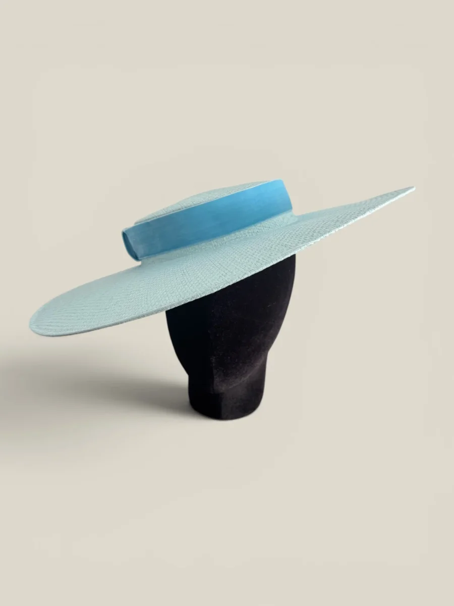 Canotier Amazona azul con cinta de terciopelo