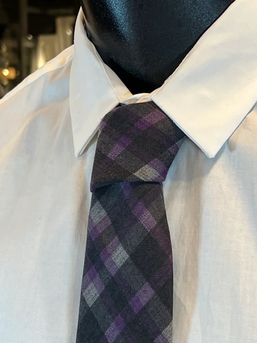 Corbata JB de Lana (Cuadros Escoceses Púrpura y Gris) - Imagen 4