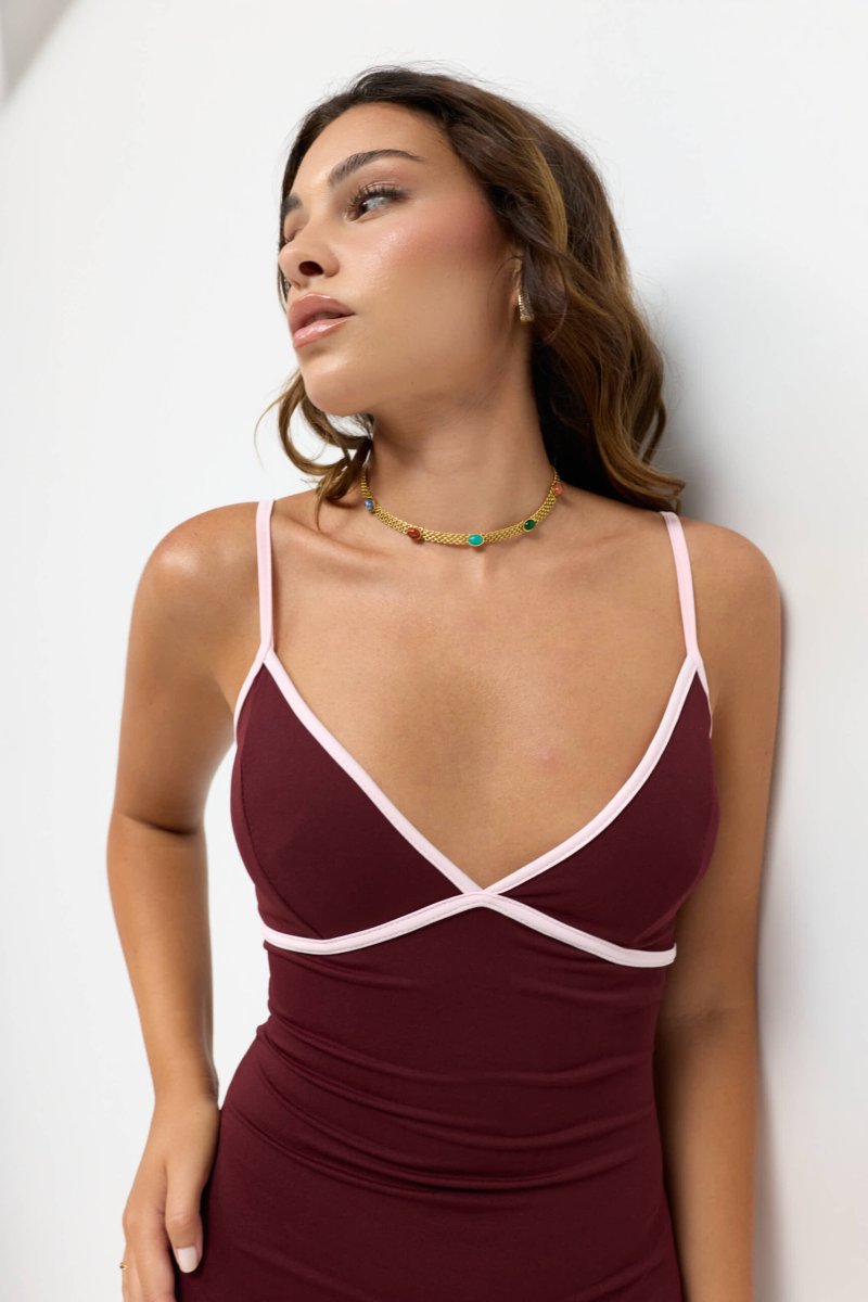 Vestido Vivos Escote Triángulo