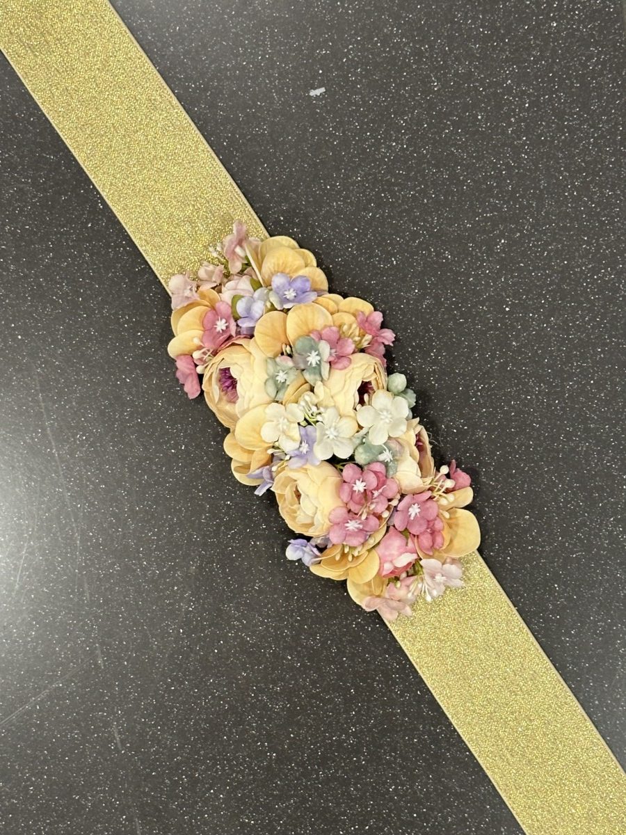 Cinturón Floral Elástico Dorado - Imagen 4