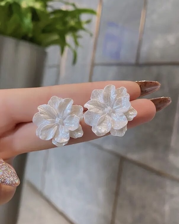 Pendientes Flor Nacarada - Imagen 4