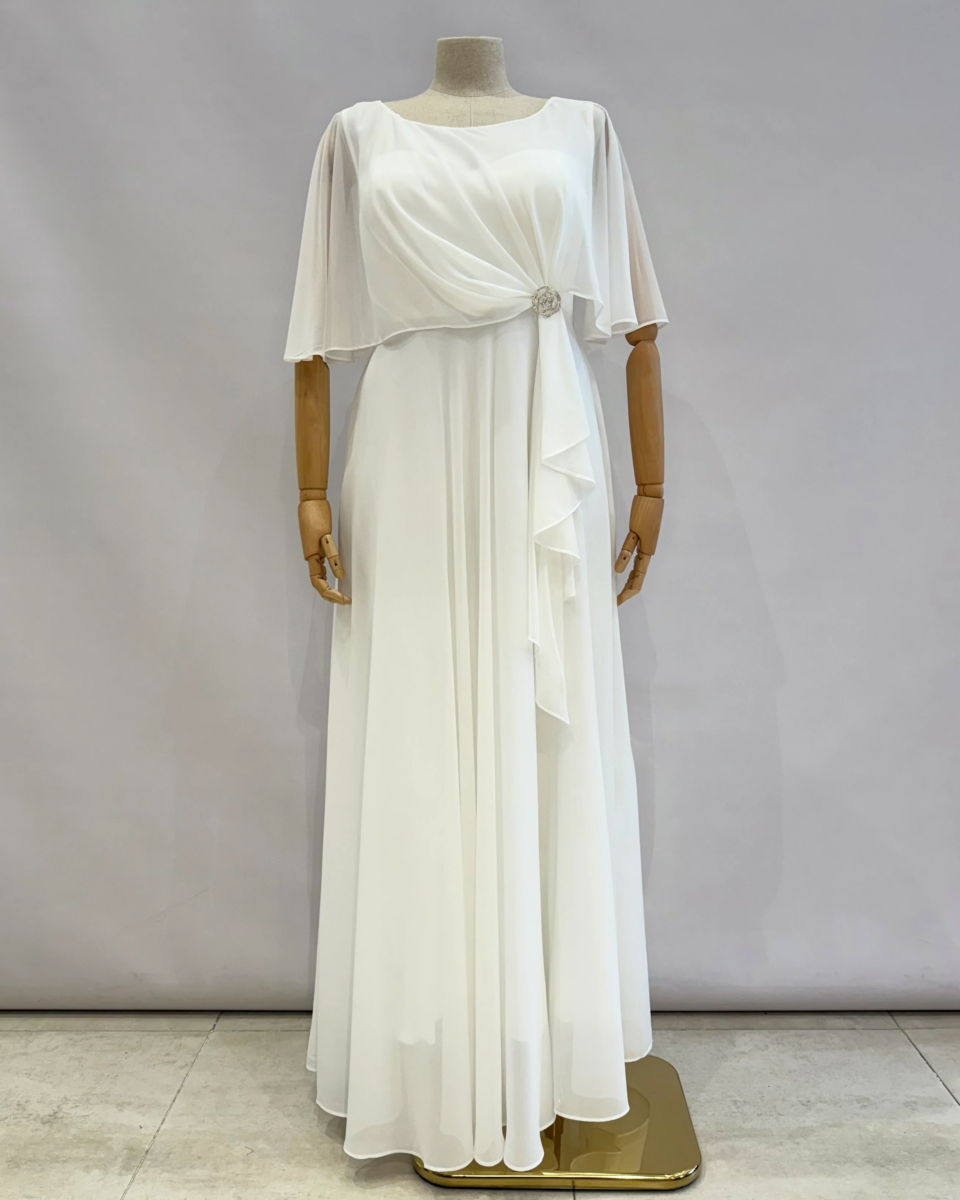 Vestido Capa Broche Flor Curvy Novia - Imagen 5