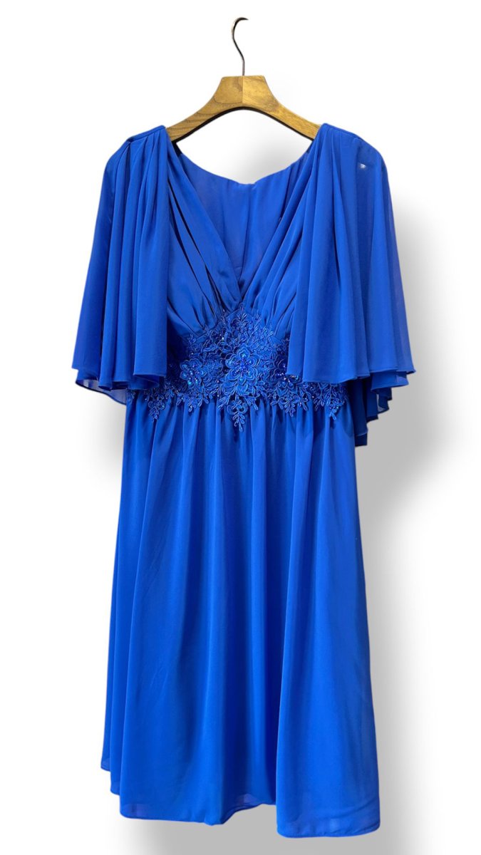 Vestido Capa Cintura Flores Curvy Midi - Imagen 5