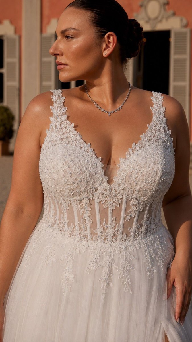 Vestido Tul Largo Corsé Abertura Novia Curvy - Imagen 3