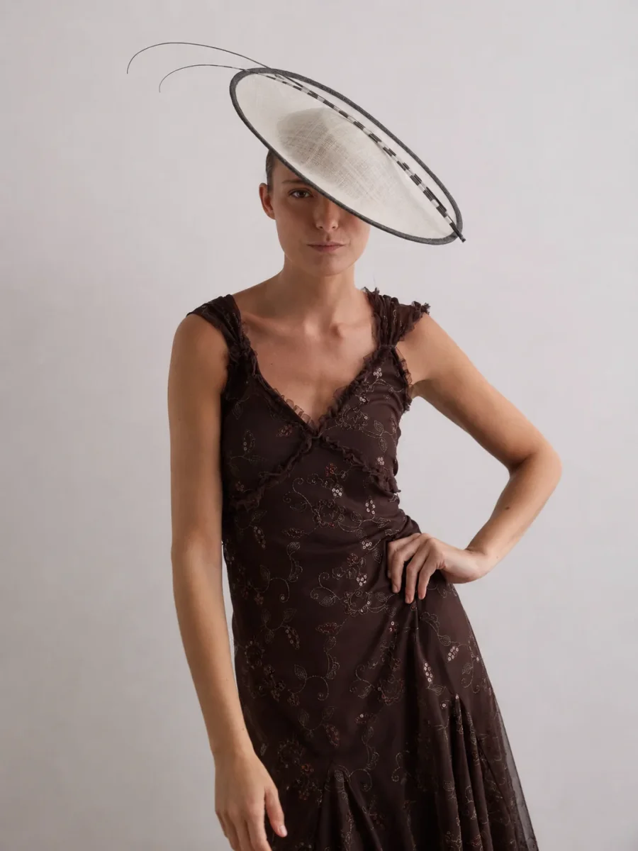 Tocado Renata beige y negro