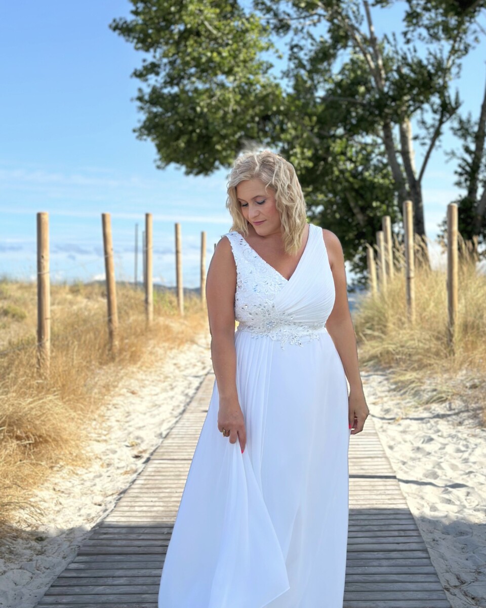 Vestido Curvy Chal Novia - Imagen 4