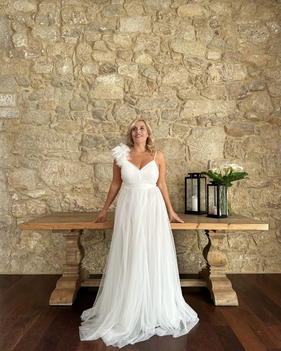 Vestido Tul Abertura Hombro Novia - Imagen 4